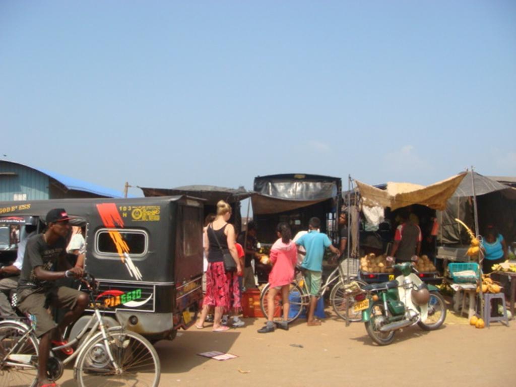 Randi Homestay In Negombo Exterior photo