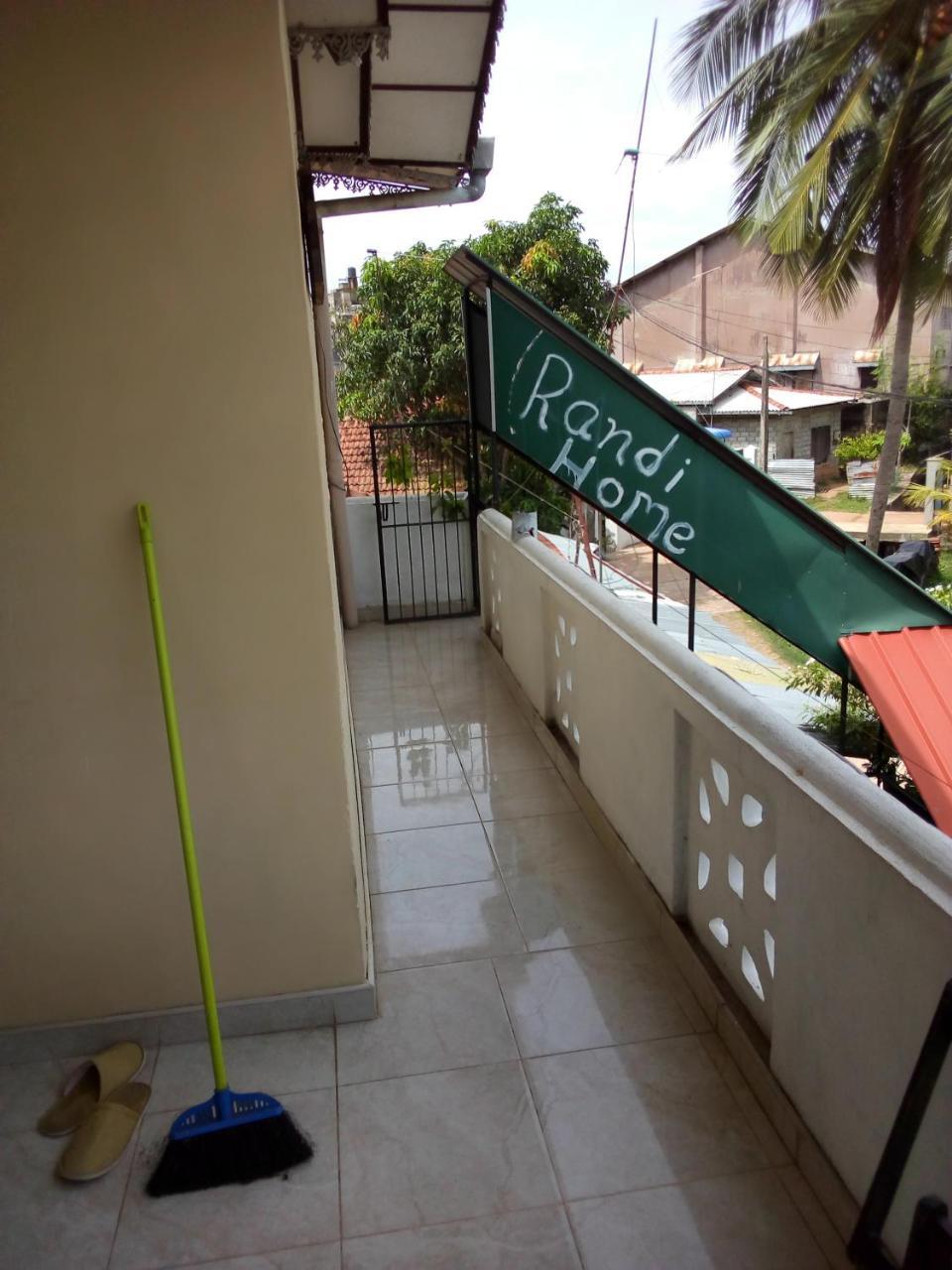 Randi Homestay In Negombo Exterior photo