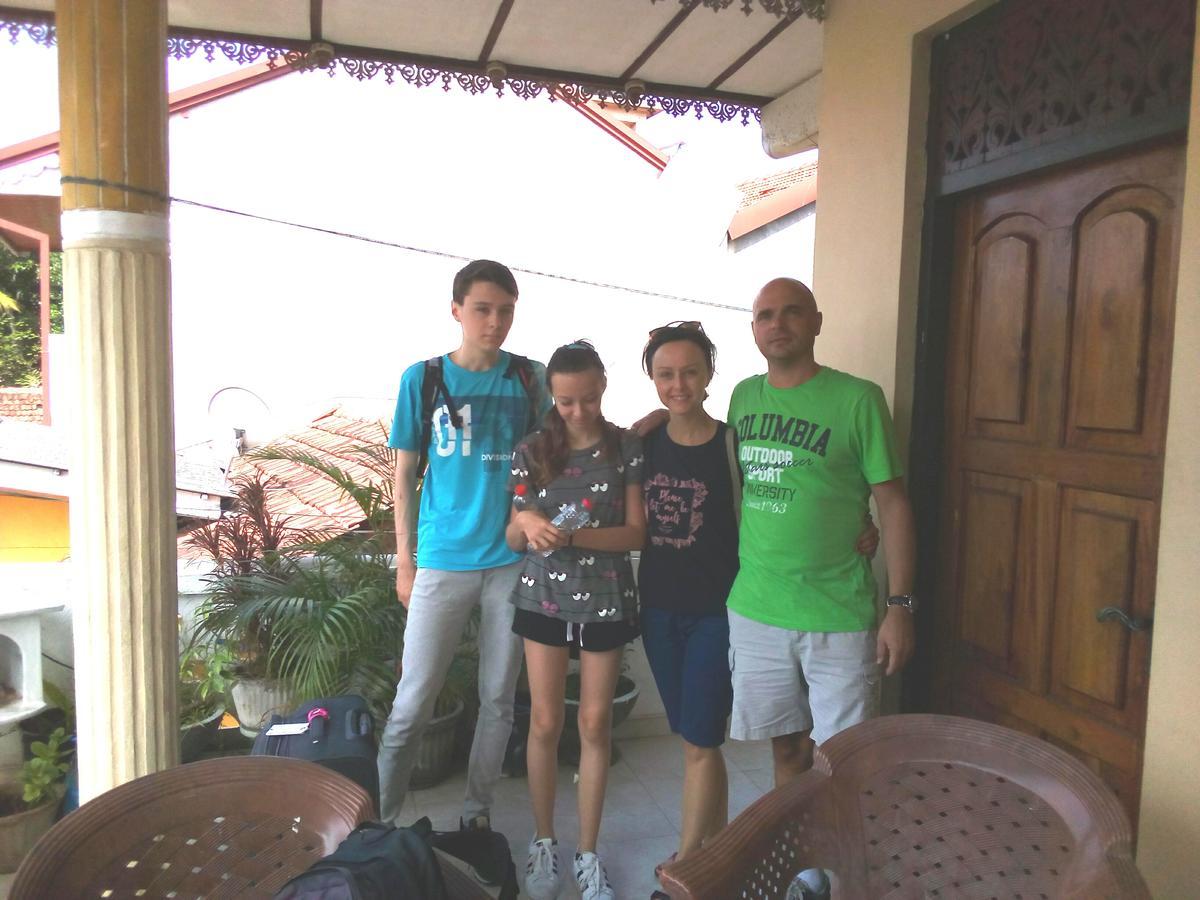 Randi Homestay In Negombo Exterior photo
