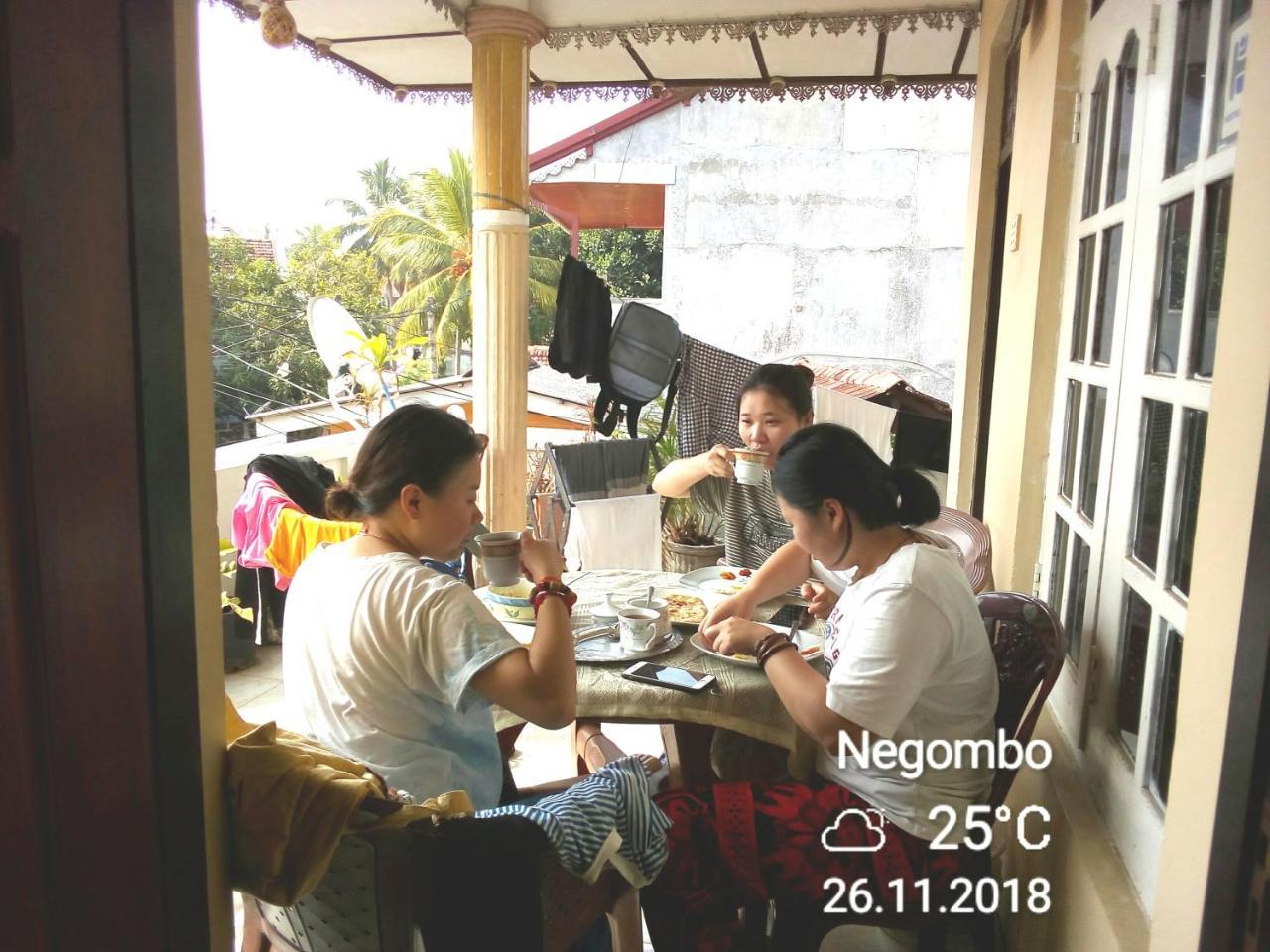 Randi Homestay In Negombo Exterior photo